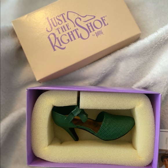 - Just the Right Shoe , shoe decor by Raine # 25013 - Picture 4 of 4
